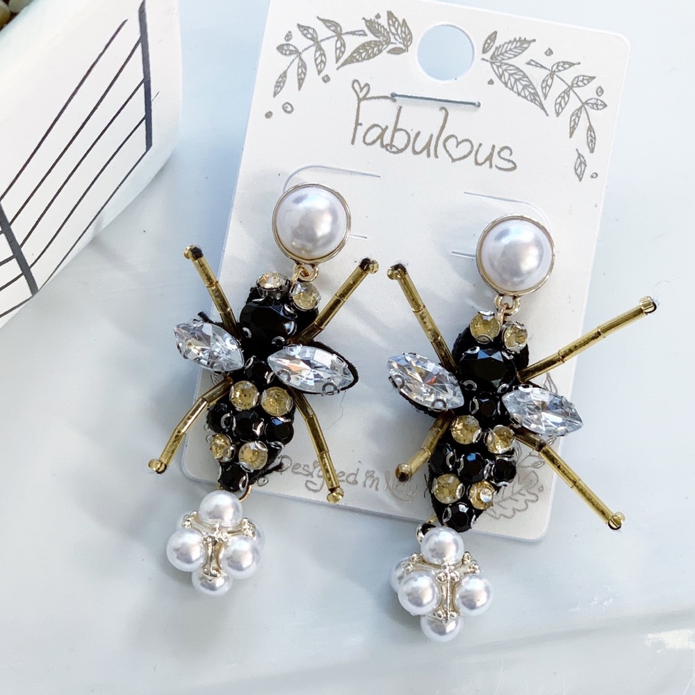 Honey Bee Pearl Dangle Earrings Black and Goldtone - Picture 3 of 4